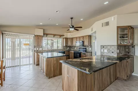 Kitchen - 1410 N Goldfield Rd, Apache Junction, AZ 85119 photo 2 of 5
