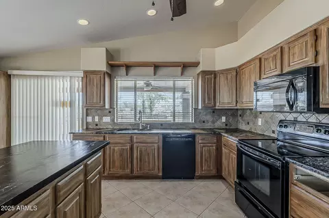 Kitchen - 1410 N Goldfield Rd, Apache Junction, AZ 85119 photo 3 of 5
