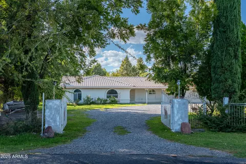 10885 E Pear Tree Dr, Cornville, AZ 86325