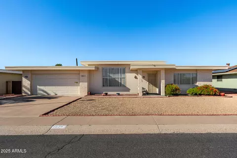 9620 W Brokenstone Dr, Sun City, AZ 85351