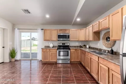 6748 W Coolidge St, Phoenix, AZ 85033