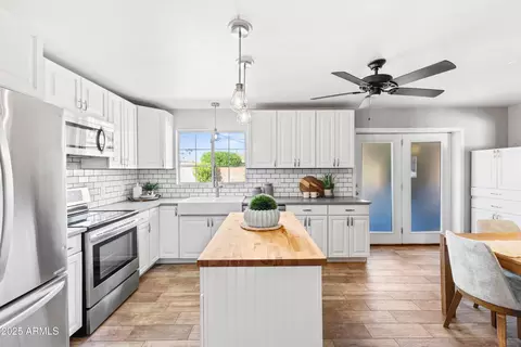 Kitchen - 724 E 6th St, Mesa, AZ 85203 photo 5 of 7
