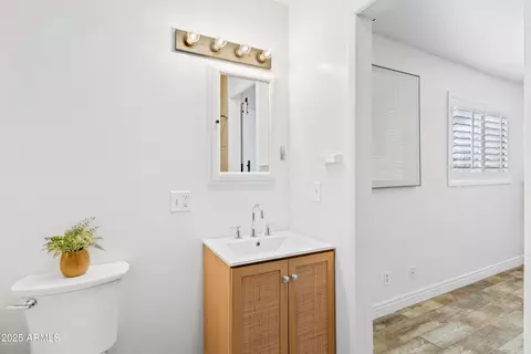 Bath - 724 E 6th St, Mesa, AZ 85203 photo 1 of 3