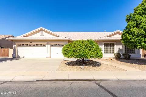 7834 W Maui Ln, Peoria, AZ 85381