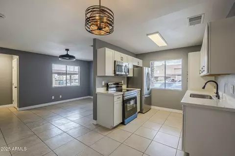 Kitchen - 3511 E Baseline Rd #1033, Phoenix, AZ 85042 photo 1 of 6