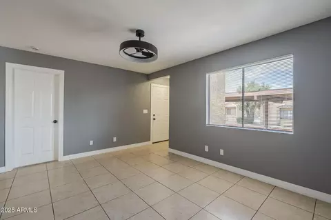 Living - 3511 E Baseline Rd #1033, Phoenix, AZ 85042 photo 2 of 4