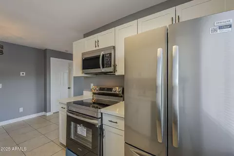 Kitchen - 3511 E Baseline Rd #1033, Phoenix, AZ 85042 photo 5 of 6