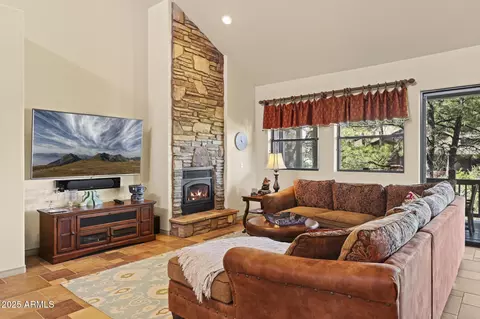 Living - 1708 E Snap Dragon Ct, Payson, AZ 85541 photo 3 of 3