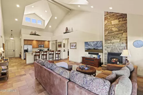 Living - 1708 E Snap Dragon Ct, Payson, AZ 85541 photo 2 of 3