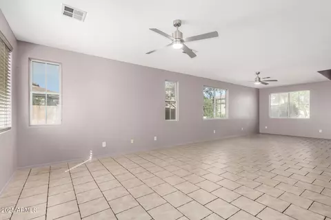 Living - 3911 E Pollack St, Phoenix, AZ 85042 photo 2 of 4