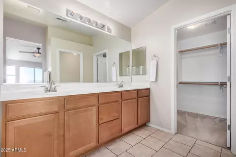 Bath - 3911 E Pollack St, Phoenix, AZ 85042 photo 3 of 4
