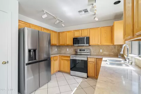 Kitchen - 1331 E Libby St, Phoenix, AZ 85022 photo 1 of 1