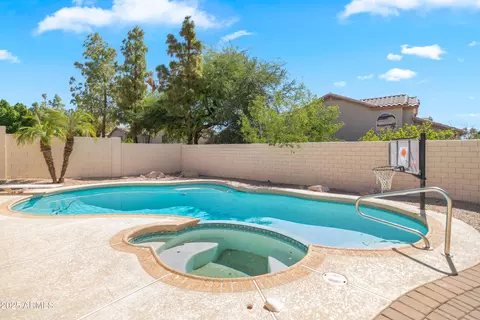Exterior - 1331 E Libby St, Phoenix, AZ 85022 photo 1 of 7