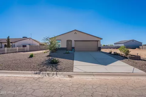 14286 S Capistrano Rd, Arizona City, AZ 85123