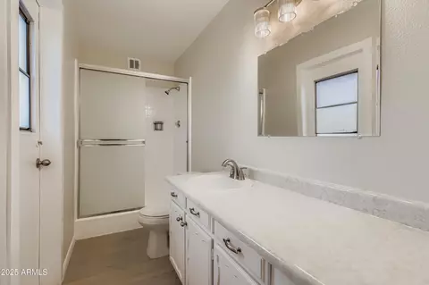 Bath - 3741 W Davidson Ln, Phoenix, AZ 85051 photo 1 of 2