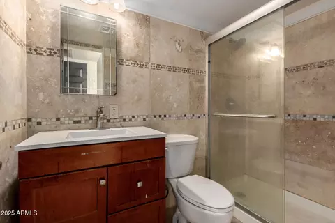 Bath - 7531 W Osborn Rd, Phoenix, AZ 85033 photo 1 of 3