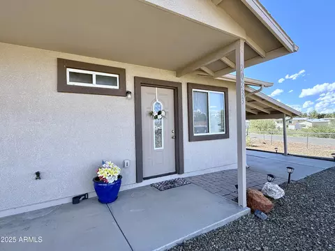 20233 E Sunset Ln, Mayer, AZ 86333 photo 2