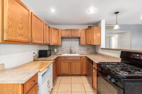 Kitchen - 1230 E Peoria Ave, Phoenix, AZ 85020 photo 1 of 1