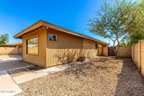 Exterior - 1012 E Wagon Wheel Dr, Phoenix, AZ 85020 photo 4 of 4