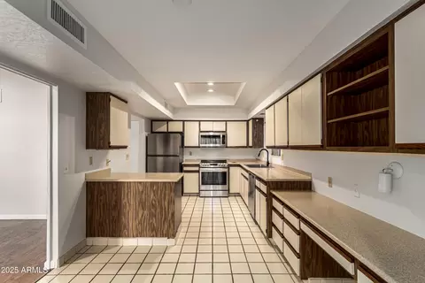 Kitchen - 1012 E Wagon Wheel Dr, Phoenix, AZ 85020 photo 1 of 1