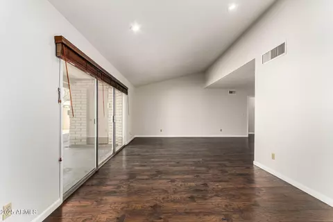 Living - 1012 E Wagon Wheel Dr, Phoenix, AZ 85020 photo 3 of 3