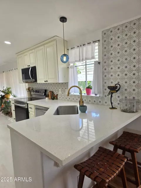 2233 E Behrend Dr #250, Phoenix, AZ 85024