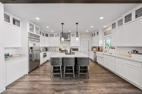 Kitchen - 2262 Meadow Trl, Overgaard, AZ 85933 photo 1 of 9