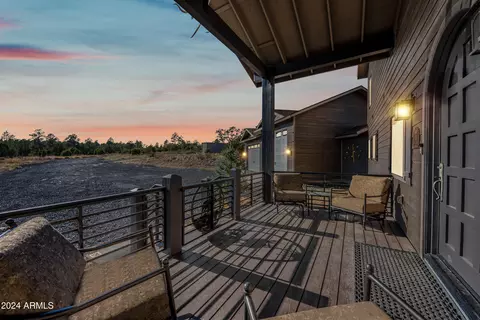 Exterior - 2262 Meadow Trl, Overgaard, AZ 85933 photo 5 of 27