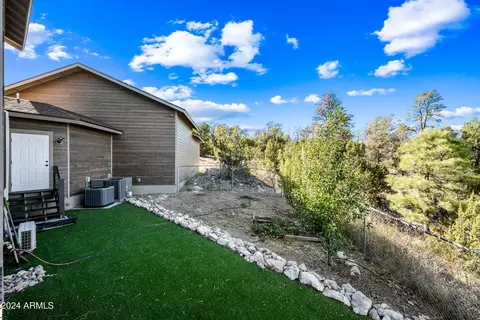 Exterior - 2262 Meadow Trl, Overgaard, AZ 85933 photo 24 of 27