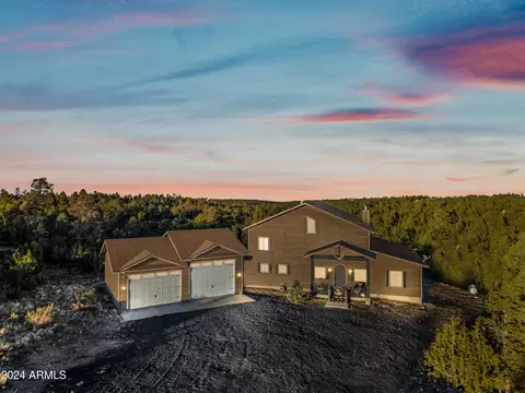 2262 Meadow Trl, Overgaard, AZ 85933