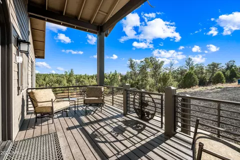 Exterior - 2262 Meadow Trl, Overgaard, AZ 85933 photo 8 of 27
