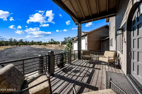 Exterior - 2262 Meadow Trl, Overgaard, AZ 85933 photo 9 of 27