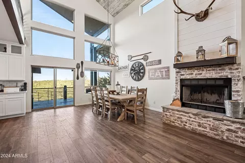 Dining - 2262 Meadow Trl, Overgaard, AZ 85933 photo 2 of 6