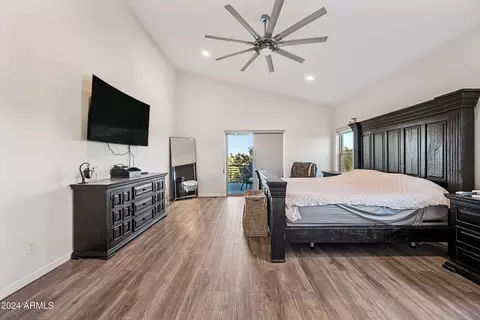 Bedroom - 2262 Meadow Trl, Overgaard, AZ 85933 photo 3 of 7