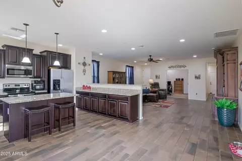 6845 W Charter Oak Rd, Peoria, AZ 85381