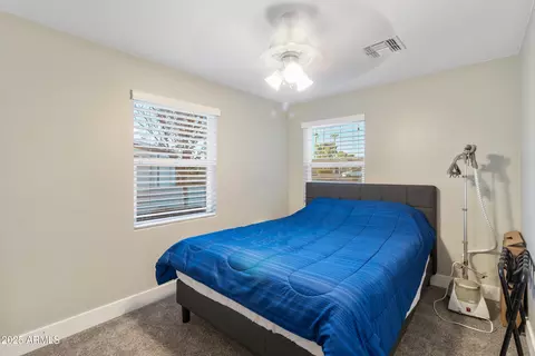 Bedroom - 2709 E Clarendon Ave, Phoenix, AZ 85016 photo 4 of 6