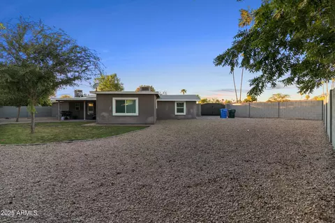 Exterior - 2709 E Clarendon Ave, Phoenix, AZ 85016 photo 2 of 9