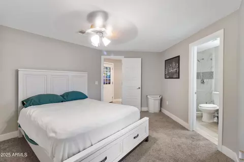 Bedroom - 2709 E Clarendon Ave, Phoenix, AZ 85016 photo 2 of 6