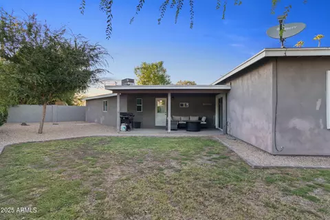 Exterior - 2709 E Clarendon Ave, Phoenix, AZ 85016 photo 1 of 9