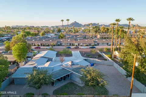 View/Area - 2709 E Clarendon Ave, Phoenix, AZ 85016 photo 5 of 5