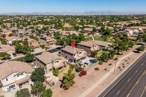 View/Area - 4081 E Carriage Way, Gilbert, AZ 85297 photo 4 of 9