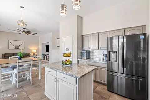 Kitchen - 4081 E Carriage Way, Gilbert, AZ 85297 photo 4 of 6