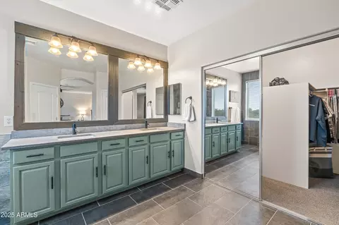 Bath - 4081 E Carriage Way, Gilbert, AZ 85297 photo 5 of 6
