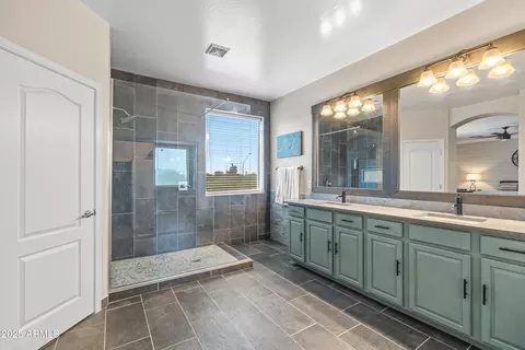Bath - 4081 E Carriage Way, Gilbert, AZ 85297 photo 1 of 6