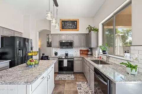 Kitchen - 4081 E Carriage Way, Gilbert, AZ 85297 photo 3 of 6