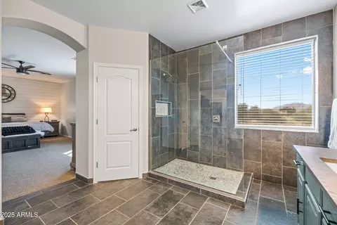 Bath - 4081 E Carriage Way, Gilbert, AZ 85297 photo 4 of 6