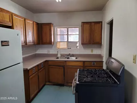 1326 E Diamond St, Phoenix, AZ 85006 photo 3