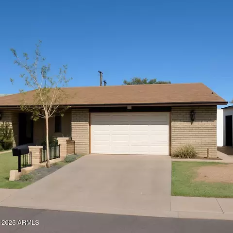 462 E Royal Palms Dr, Mesa, AZ 85203