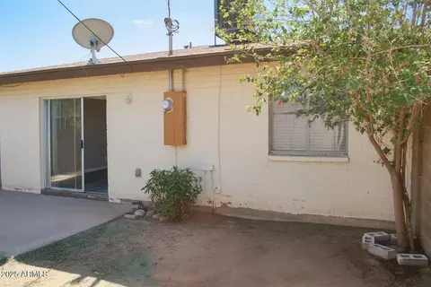 Exterior - 462 E Royal Palms Dr, Mesa, AZ 85203 photo 3 of 4
