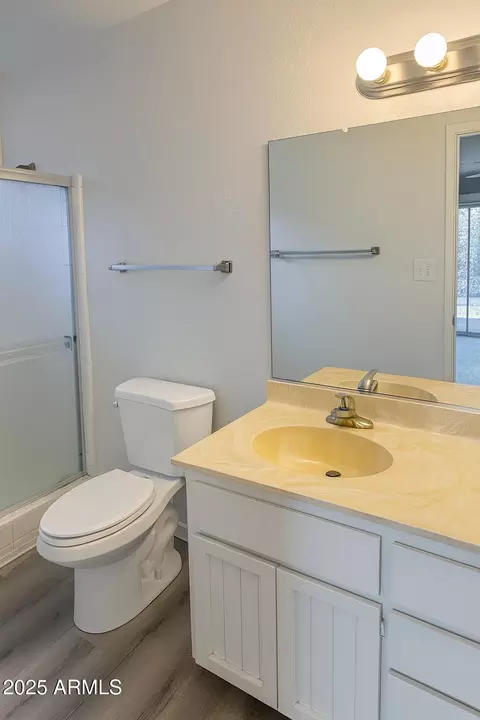 Bath - 462 E Royal Palms Dr, Mesa, AZ 85203 photo 2 of 2